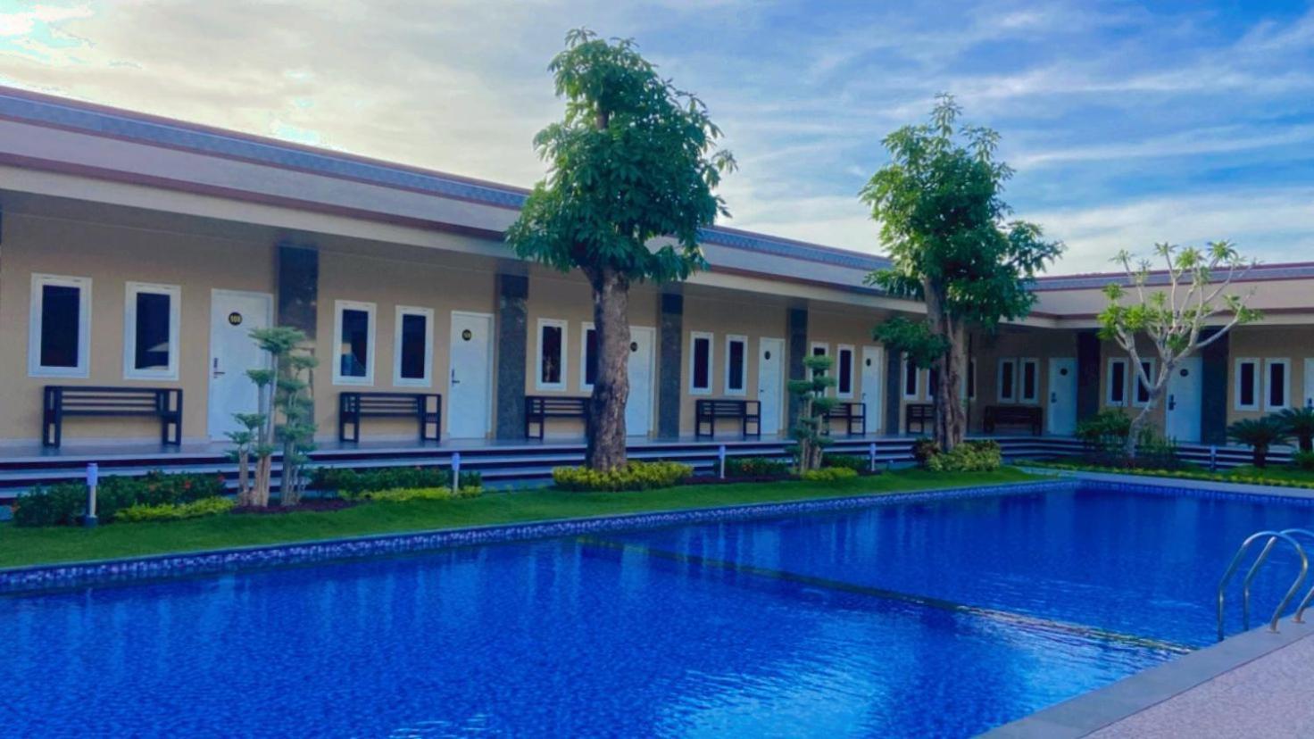 Nio Garden Hotel Sumbawa Extérieur photo